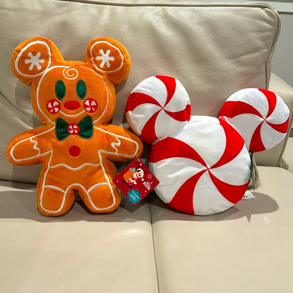 Disney Gingerbread Mickey and Peppermint Candy Scented Plush Set Christmas NEW